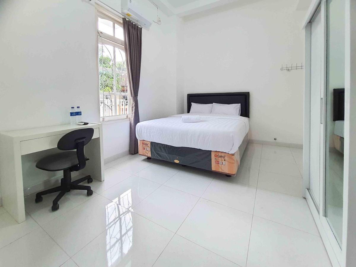 Hotel Reddoorz Syariah At Jalan Godean Ngabean Exterior foto