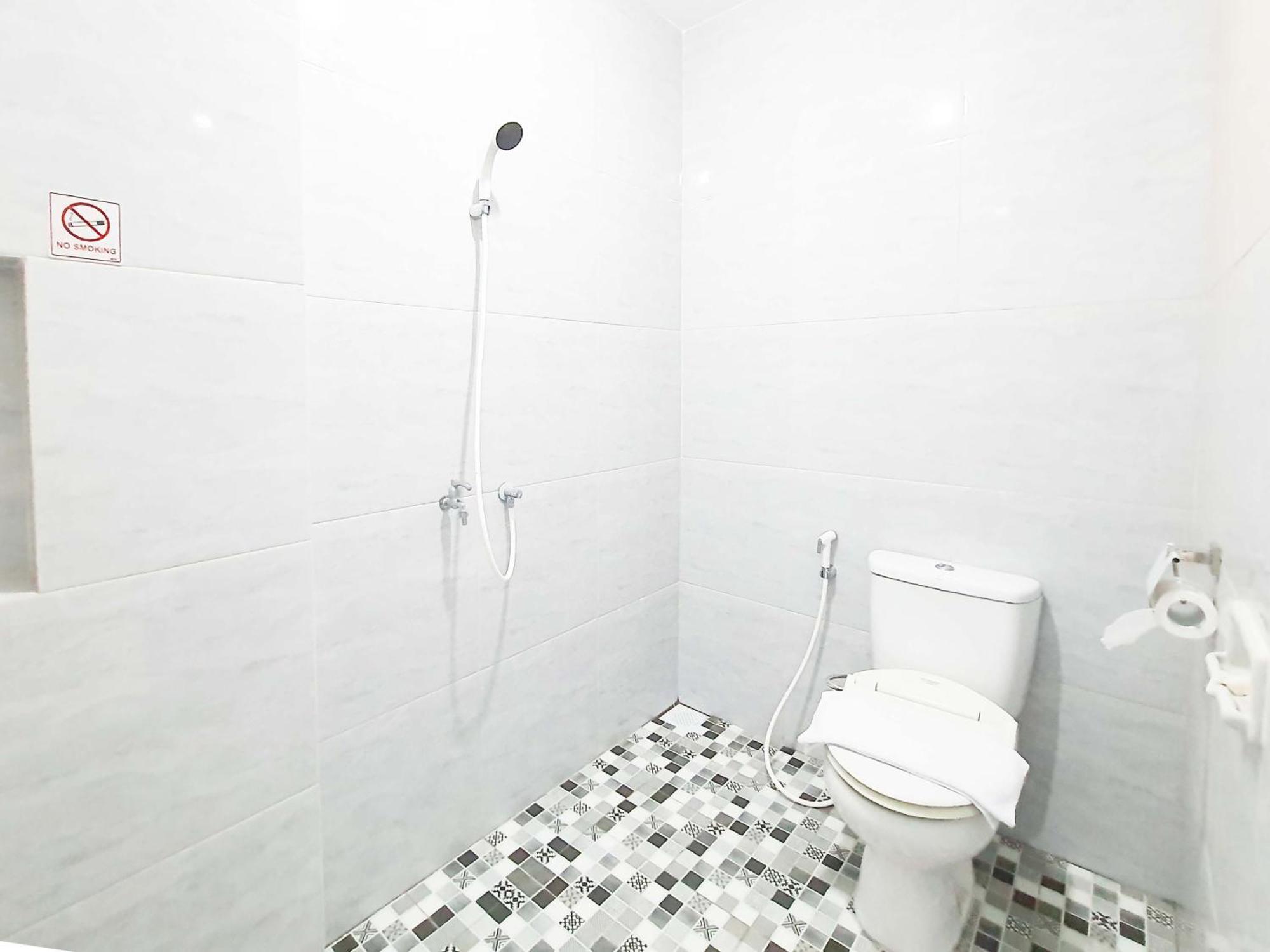 Hotel Reddoorz Syariah At Jalan Godean Ngabean Exterior foto