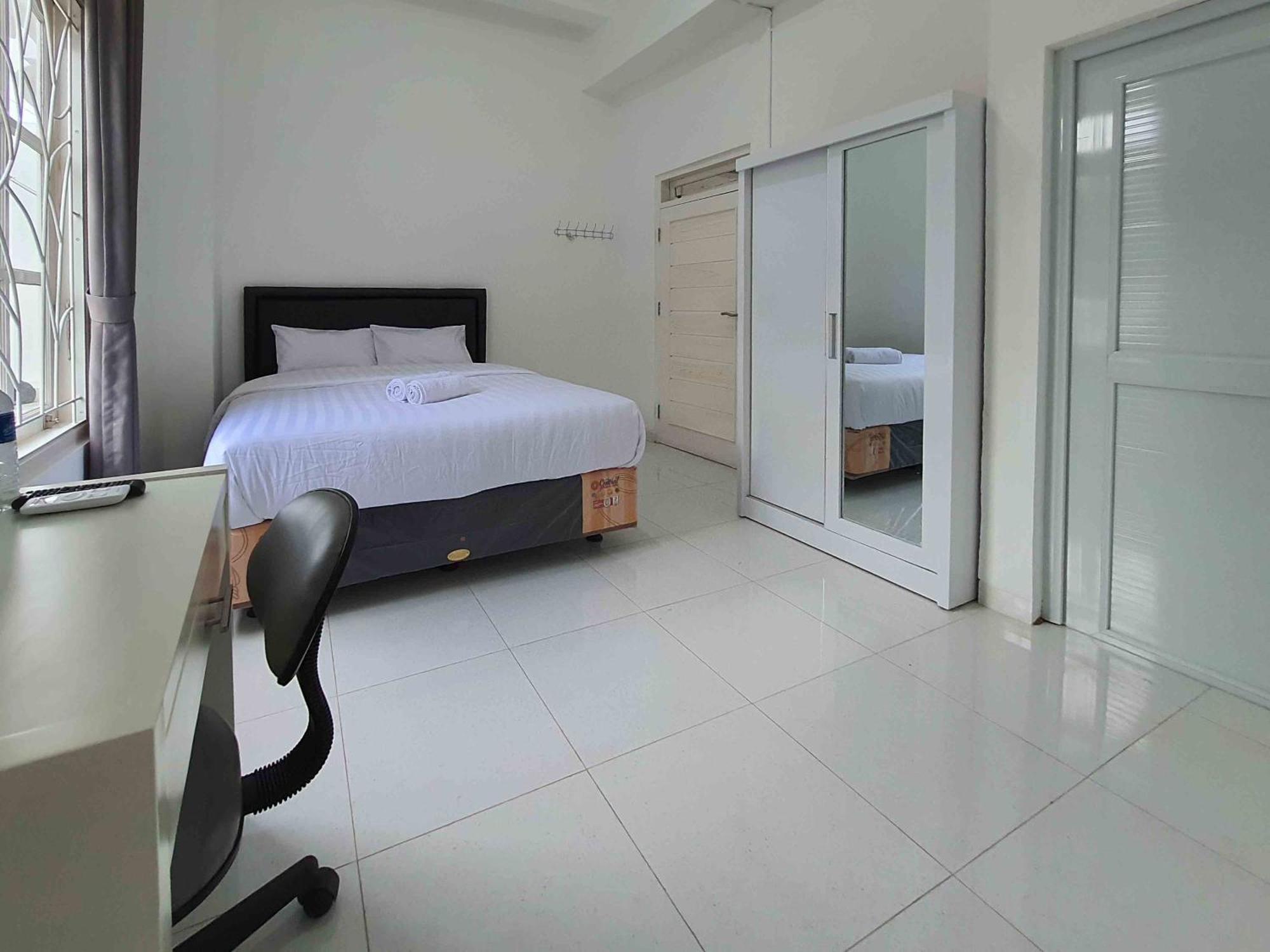 Hotel Reddoorz Syariah At Jalan Godean Ngabean Exterior foto